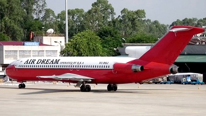 Thanh lý máy bay vô chủ đỗ suốt 7 năm ở Nội Bài Chiếc máy bay Boeing 727-223 dầm mưa dãi nắng 7 năm qua tại sân bay Nội Bài. Ảnh: VEF