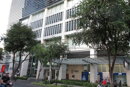 Truy nã giám đốc Phòng giao dịch biến mất cùng 17 tỉ đồng Tòa nhà nơi ông Nguyễn Lê Kiều Quang mang 17 tỉ đồng vào rồi biến mất