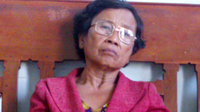 Nghi chồng ngoại tình, đầu độc hàng xóm Nghi chồng "hú hí" với hàng xóm, bà Nguyễn Thị Điểm bỏ thuốc trừ sâu vào nồi thuốc bắc, đầu độc hàng xóm