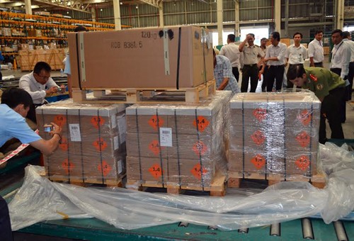 Tịch thu 150.000 viên đạn 'gửi nhầm' vào Việt Nam Số đạn đưa vào Việt Nam với lý do "gửi nhầm". Ảnh: H.Q