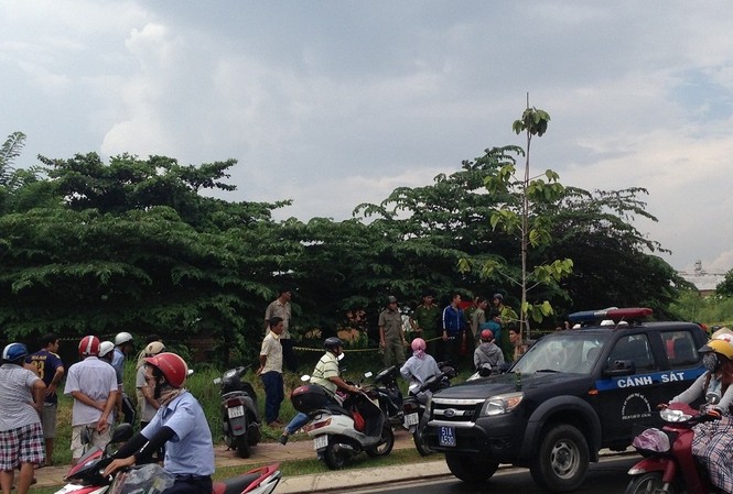 Cô gái bị trói chết cháy trong căn nhà hoang đang mang thai Lực lượng chức năng phong tỏa điều tra nguyên nhân.