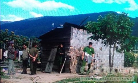 Vợ Công an khám nghiệm hiện trường vụ việc
