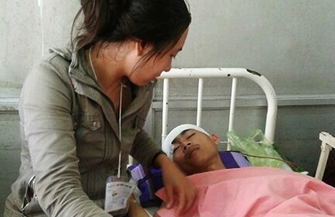 Truy sát cả nhà vì mâu thuẫn đã lâu Anh Hiếu bị đánh chấn thương sọ não phải điều trị tại BV Chợ Rẫy (TP HCM)
