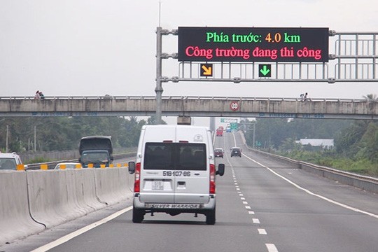 Tài xế ngủ quên, hơn 700 triệu Đường cao tốc Trung Lương - TP HCM