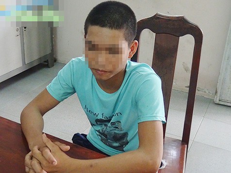 Cụ ông 82 tuổi bị một thiếu niên đánh gục để trộm gà Đối tượng Tiến cùng tang vật