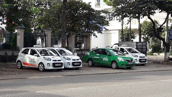 Tài xế taxi bị hành khách dùng dao khống chế, cướp tài sản Một tài xế của hãng taxi Sun bị hành khách cướp tài sản