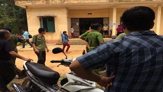 Chủ quán đâm chết khách ăn đêm rồi ra đầu thú Sau khi gây án, Hà đã đến cơ quan Công an đầu thú