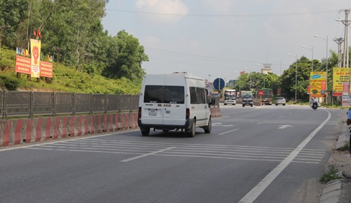 Hai tên trộm sát hại chủ nhà trong lúc giằng co con chó Giằng co khoảng 50 m, ông Tuấn bị tên cẩu tặc sát hại trên mặt đường 1A. Ảnh: Lê Hoàng
