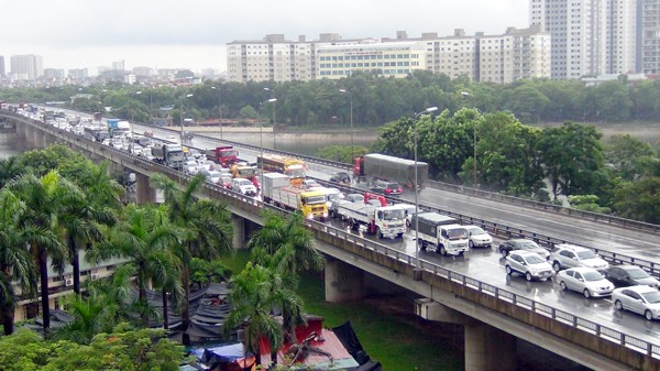 30 năm tới, giao thông Hà Nội cần hơn 1,2 triệu tỷ đồng Hà Nội cần nguồn lực rất lớn để phát triển đồng bộ kết cấu hạ tầng giao thông