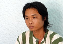 Dùng chai bia đâm chết người do nhìn đểu Nguyễn Văn Quốc. Ảnh: Hồ Nam