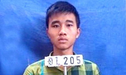 Che nón để giở trò dâm ô với teen Nguyễn Hàm Thắng tại cơ quan công an