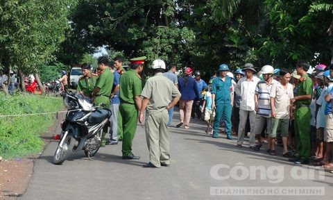 Phát hiện nam thanh niên tử vong bất thường bên đường Hiện trường vụ việc