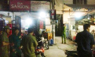 Chồng trẻ giết vợ rồi ôm xác hơn 3 giờ trong phòng trọ Hung thủ ôm xác vợ tâm sự suốt hơn 3 giờ đồng hồ sau khi ra tay sát hại - Ảnh: Tuấn Thành