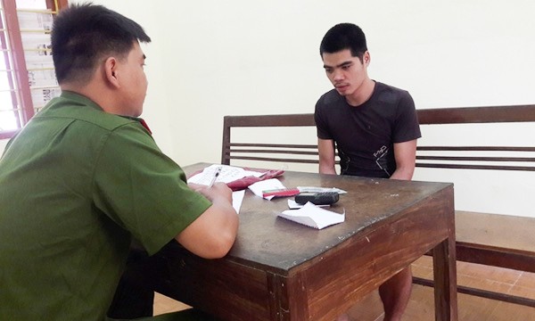 Một chủ doanh nghiệp bị tống tiền 500 triệu đồng Công an huyện Chợ Đồn lấy lời khai Chu Huy Kỳ