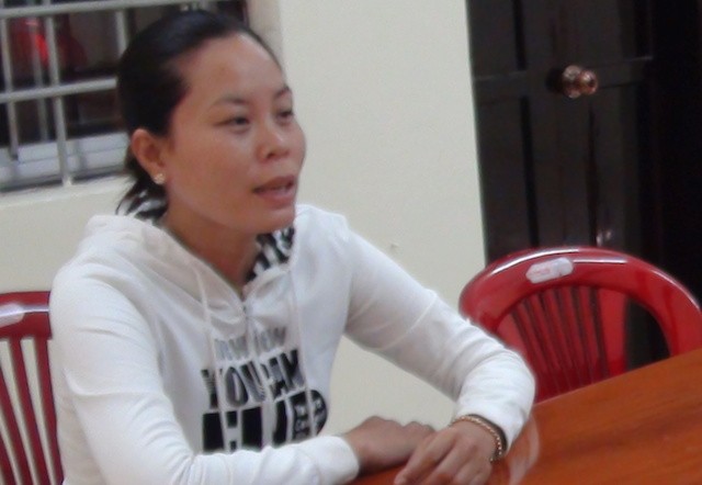 Ghen tuông, vợ hất cả chảo dầu vào mặt chồng Hiệp bị khởi tố vì hất chảo dầu đun sôi vào mặt chồng