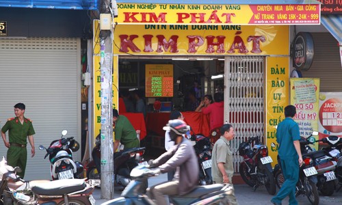 Người đàn ông dọa đốt tiệm vàng để Tiệm vàng Kim Phát nơi xảy ra vụ dọa đòi tiền nếu không sẽ cho nổ.