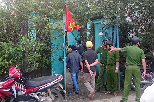 Em rể lõa thể nằm cạnh xác chị vợ sau khi gây án Công an bảo vệ hiện trường vụ án mạng