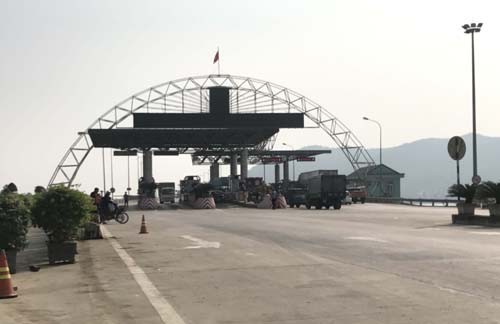 Công an điều tra vụ nhân viên trạm thu phí bị hành hung trong cabin Trạm thu phí Bến Thủy 2