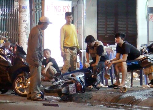 Gần chục người hỗn chiến trong quán hủ tiếu ở Sài Gòn Hiện trường sau vụ đánh nhau
