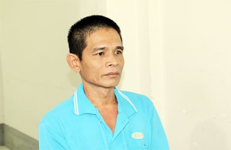 Cha dượng nhiều lần dụ con riêng của vợ quan hệ tới mang thai Đối tượng Tú tại cơ quan Công an