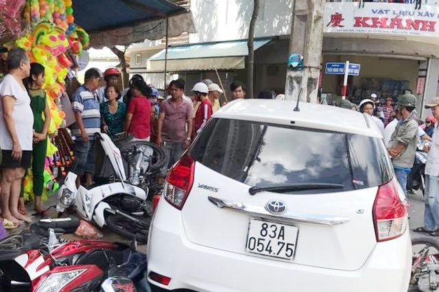 Chủ xe đòi công an lái ô tô vật chứng gây tai nạn đền 'xế' mới Chiếc ô tô gây tai nạn ngày 12/11