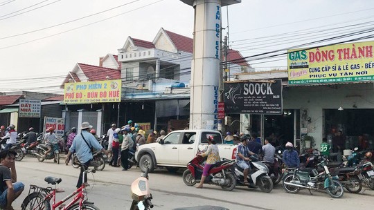 Nữ chủ quán nhậu nghi bị giết trong đêm Công an khám nghiệm hiện trường quán nhậu nơi chủ quán chết trong đêm