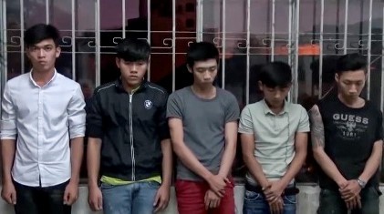 Công an nổ súng sau khi một dân quân bị chém Nhóm thanh niên bị bắt sau một ngày gây án. Ảnh: Công an cung cấp