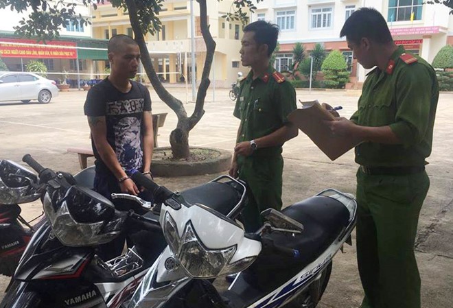 Lừa bán hơn chục xe máy của người thân lấy tiền tiêu Thọ cùng số tang vật bị thu giữ