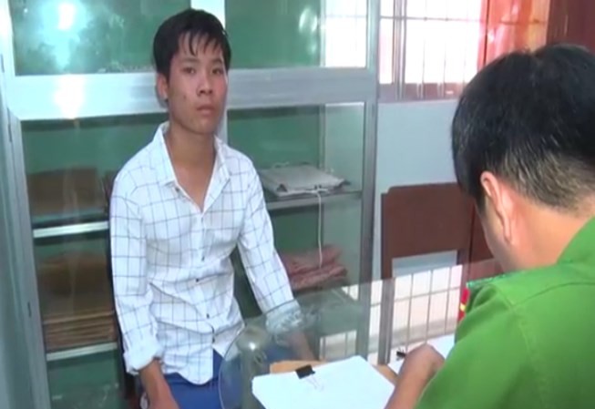 Xâm hại bé gái 8 tuổi trong nhà vệ sinh Đối tượng Vĩnh tại cơ quan công an