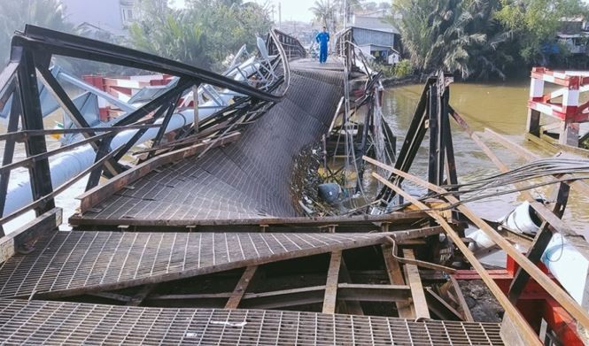 Mời tài xế xe tải làm sập cầu Long Kiểng lấy lời khai để điều tra Hiện trường vụ sập cầu ở TPHCM