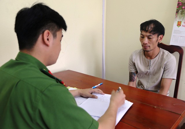 Ngáo đá, nam thanh niên đánh bố đẻ trọng thương Đối tượng Nguyễn Duy Thanh tại cơ quan công an