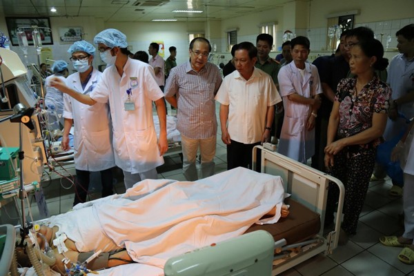 Truy tố 3 bị can trong vụ 8 người chết khi chạy thận ở Hòa Bình Nạn nhân may mắn sống sót trong vụ chạy thận khiến 8 người chết ở Hòa Bình