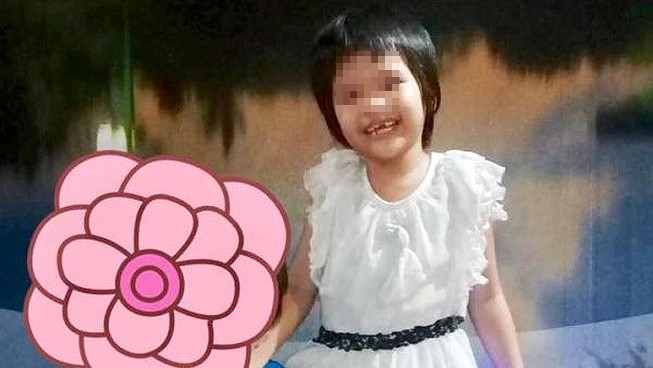 Bé 8 tuổi đi lạc bị đánh đập, ép nhập 'hội' ăn xin Bé 8 tuổi đi lạc bị đánh đập, ép nhập 'hội' ăn xin