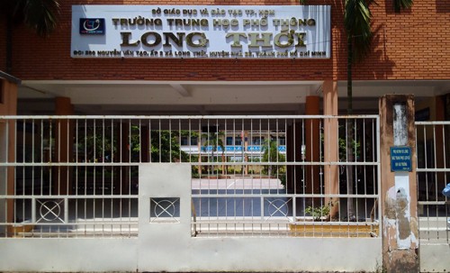 Đình chỉ dạy học 3 tháng với cô giáo 'không nói ba tháng' Trường THPT Long Thới, huyện Nhà Bè