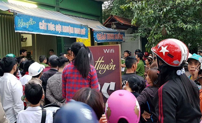 Chồng giết vợ rồi tự sát trong tiệm cắt tóc do nợ nần Hiện trường vụ việc