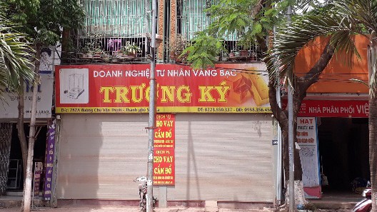 Gia chủ ngủ say, trộm đột nhập 'cuỗm' 25 cây vàng Tiệm vàng bị kẻ trộm đột nhập lúc nửa đêm