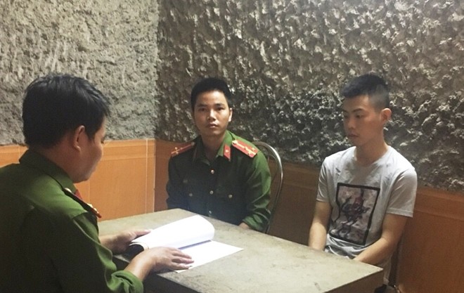 Hé lộ nguyên nhân 9X chém 2 vợ chồng rồi cố thủ Cơ quan Công an lấy lời khai đối tượng Nguyễn Trường Giang