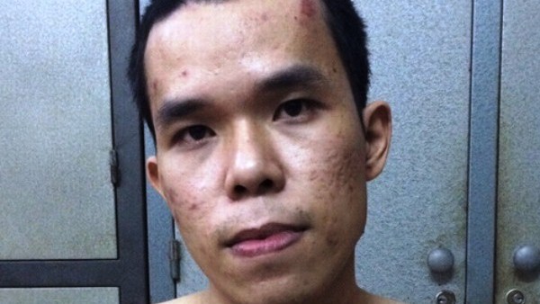 Đâm chết người trong quán nhậu vì bênh cha Đối tượng Vinh tại cơ quan công an. Ảnh báo Bình Định