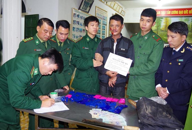 Bắt đối tượng vận chuyển 8.000 viên ma túy Đối tượng Nguyễn Như Ba cùng tang vật vụ án