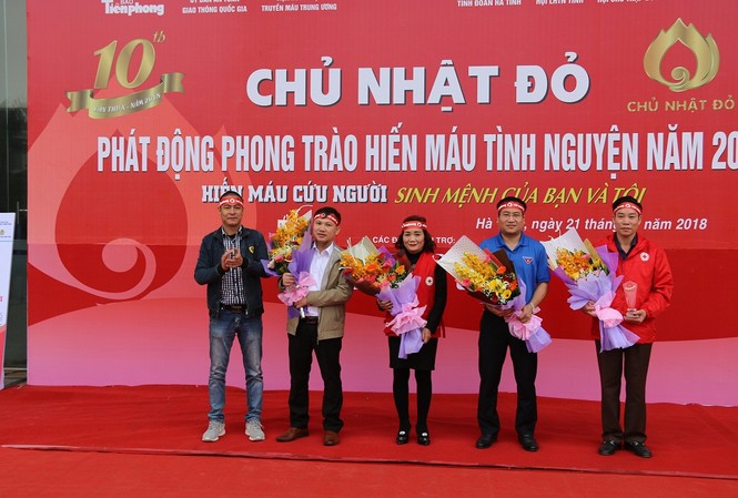 Nô nức ngày hội Chủ Nhật Đỏ tại Hà Tĩnh Nô nức ngày hội Chủ Nhật Đỏ tại Hà Tĩnh