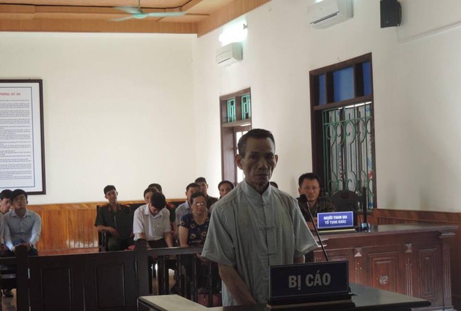 Bảo vệ U80 dâm ô bé 8 tuổi tại trường lĩnh 12 năm tù Bảo vệ U80 dâm ô bé 8 tuổi tại trường lĩnh 12 năm tù