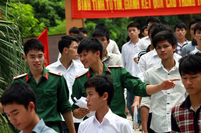 Không phải nộp học bạ THPT khi sơ tuyển vào trường quân sự Thí sinh muốn thi vào trường khối quân sự phải sơ tuyển từ 1/3 đến 25/4