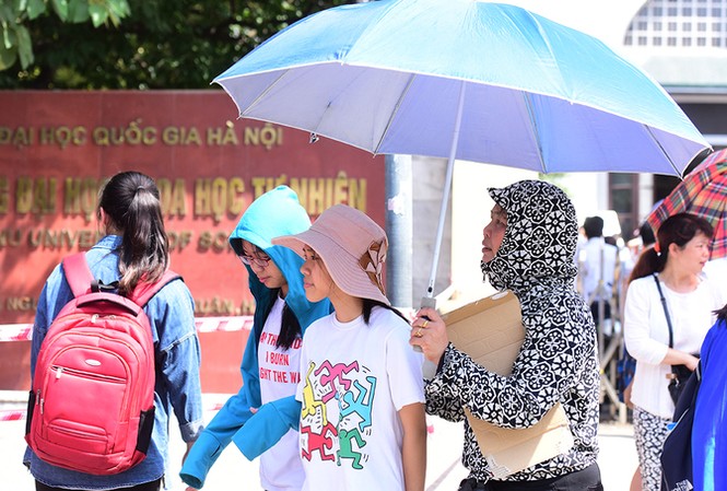 Trường THPT chuyên đầu tiên tại Hà Nội công bố điểm chuẩn trường THPT chuyên Khoa học tự nhiên