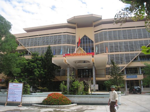 Hơn 2000 thí sinh đầu tiên đỗ Học viện Tài chính Tòa nhà Đại bàng của Học viện Tài chính