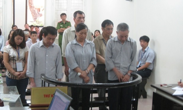 Lập 16 Cty, bán khống hoá đơn trị giá hơn 5.400 tỷ đồng Các bị cáo mua bán số hoá đơn trị giá hơn 5.400 tỷ đồng.