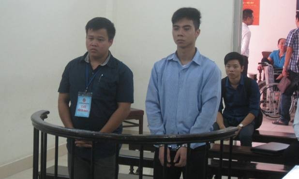 Sinh viên trộm hàng của siêu thị Metro lĩnh án Các bị cáo tại toà.