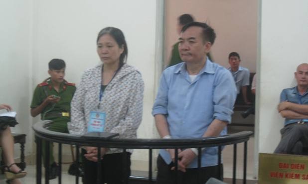 Cặp vợ chồng lừa đảo hàng chục tỷ tiền mua nhà Cặp vợ chồng lừa đảo tại toà.