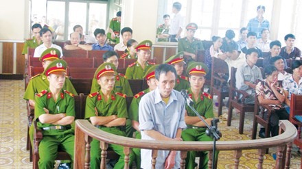 Mới nhất vụ giết người, hiếp dâm trẻ em ở Bắc Giang Tại các phiên toà, Hàn Đức Long đều một mực kêu oan.