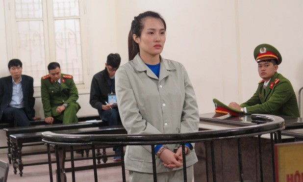 Thiếu phụ tố bị tình địch đặt bẫy lừa xách heroin Bị cáo cho rằng mình bị đặt bẫy nên mới mang ma túy