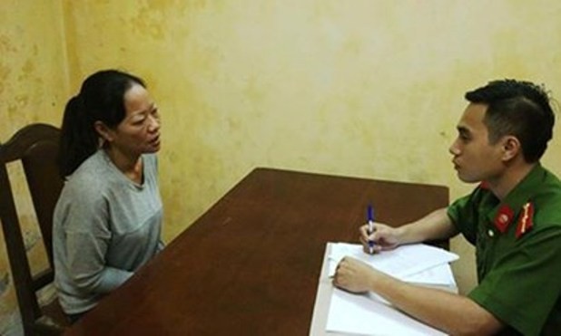 Nữ quái dùng dao lam rạch túi móc tiền trong bệnh viện Bạch Mai Vũ Thị Ngần tại cơ quan công an
